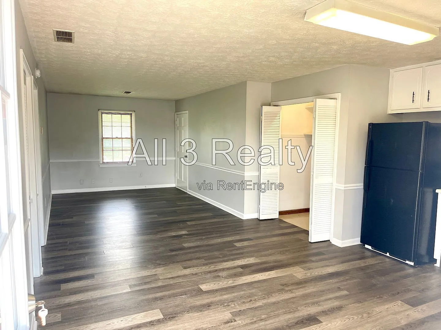 1 bed, 1.0 bath, 870 sqft, $955 — Photo 2