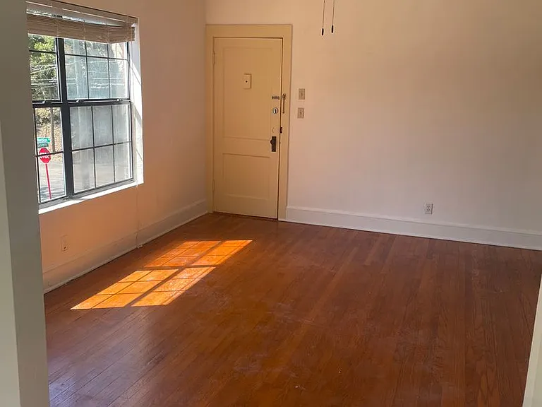 504 Beverly St #5 — Photo 2