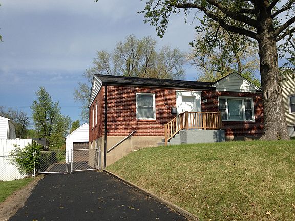 2nd image of 209 La Motte Ln