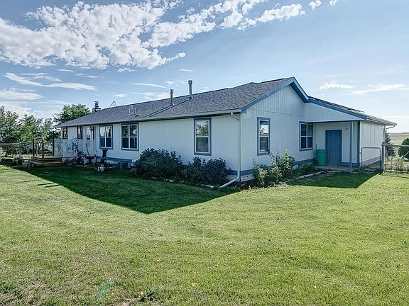 3rd image of 46761 Foxwood Dr