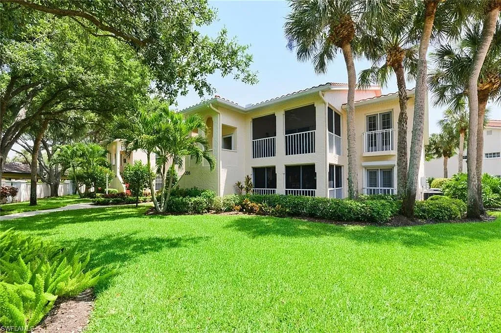 3 bed, 2.0 bath, 1690 sqft, $2,350 — Photo 1