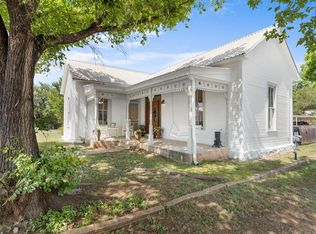 307 S Creek St, Fredericksburg, TX 78624