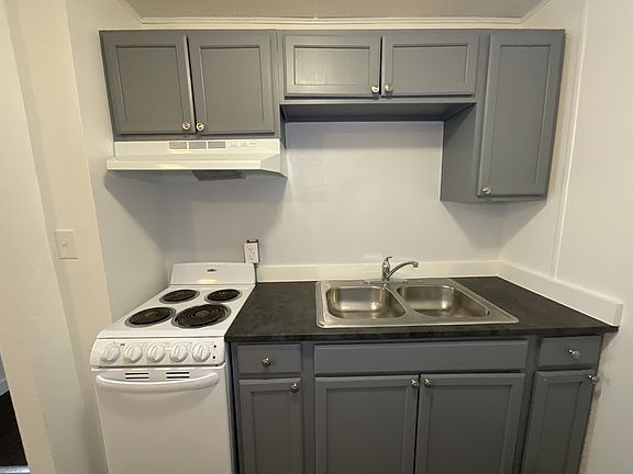 4th image of 152 Lincoln St Floor 1