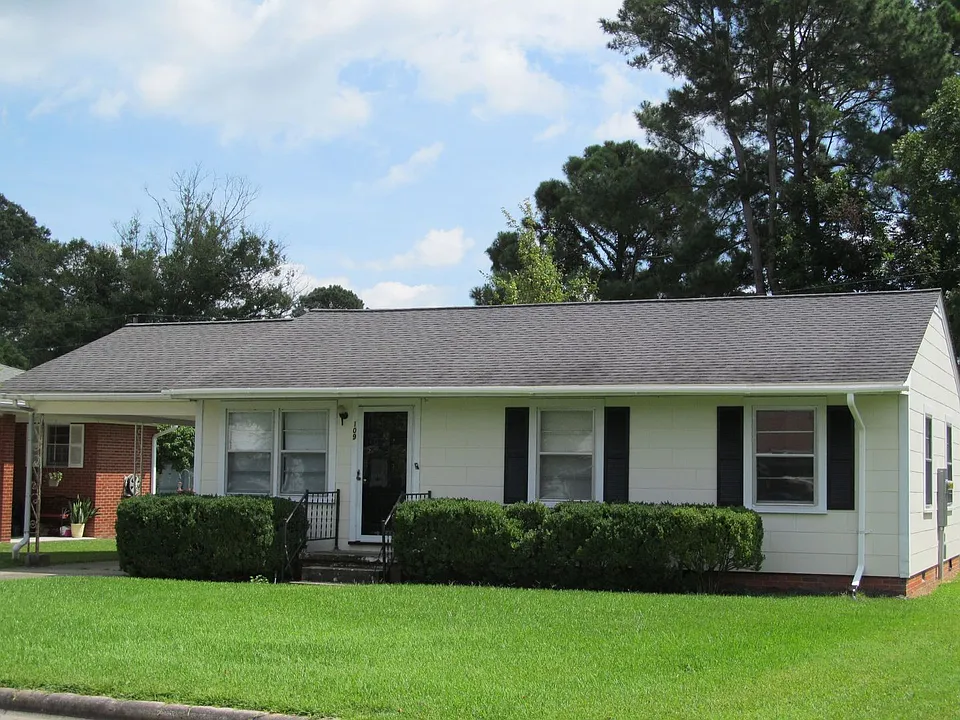 109 Jackson St