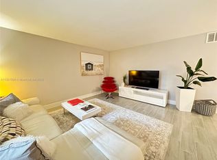 2424 NE 9th St APT 103, Fort Lauderdale, FL 33304