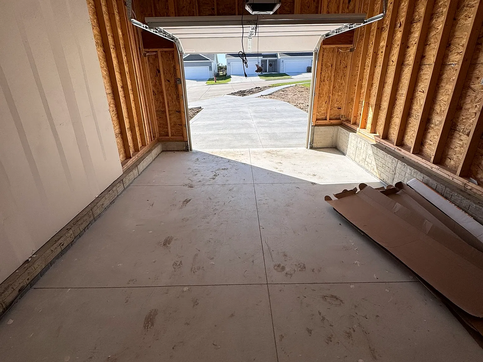 3 bed, 2.5 bath, 1589 sqft, $2,300 — Photo 3