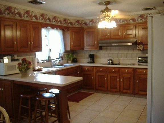 eat in kit custom tiles