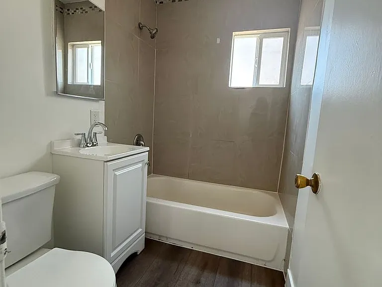 1536 W 205th St — Photo 9