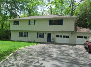 170 Jojo Rd, Bartonsville, PA 18321