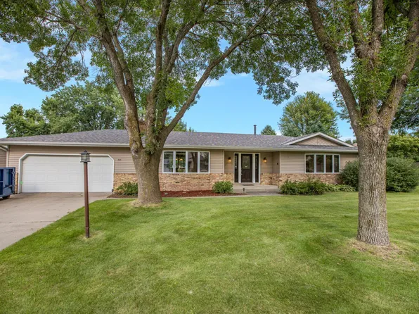 545 Spruce St, Paynesville, MN 56362