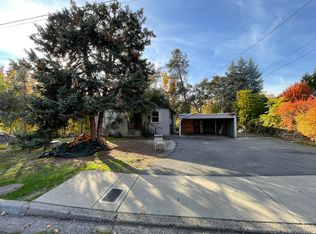 1348 NW Hawthorne Ave, Grants Pass, OR 97526