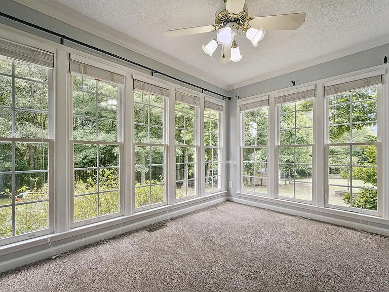 223 Wintergreen Dr — Photo 8
