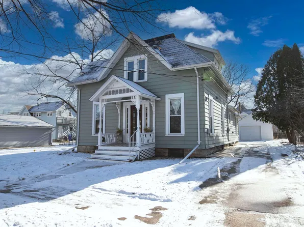 121 E Spring St, Appleton, WI 54911