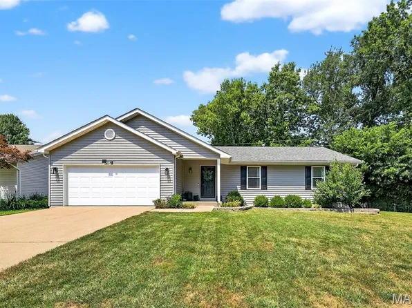 2879 White Stable Dr, O'Fallon, MO 63368