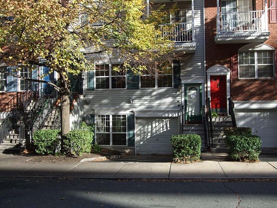1st image of 22 Richmond St #1209