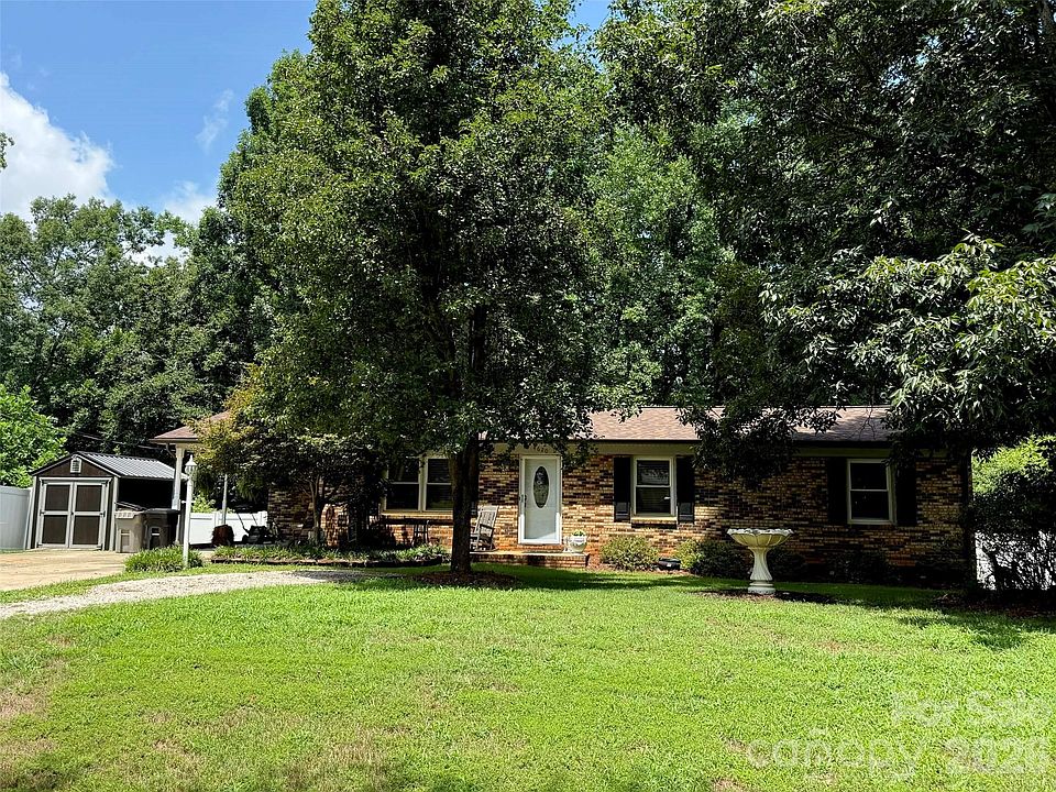 1st image of 4620 Maplecrest Dr
