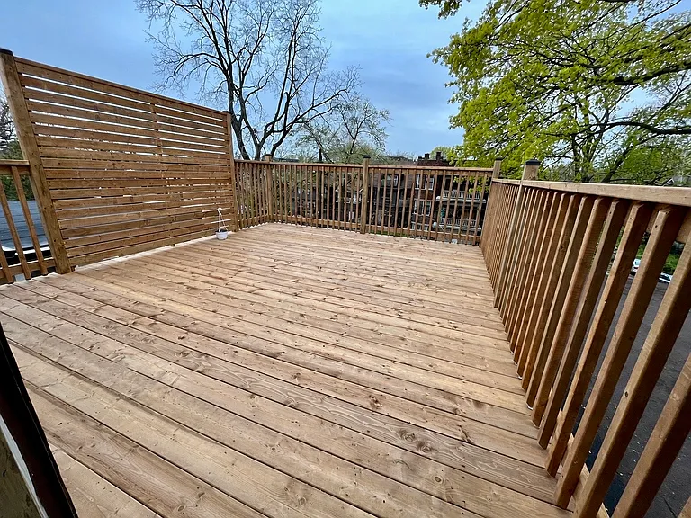 492 Markham St — Photo 11