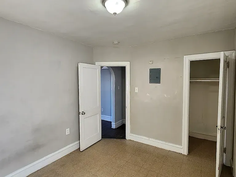 718 W Maple Ave #B — Photo 5