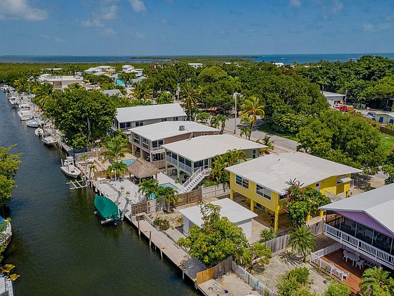 2nd image of 276 S Coconut Palm Blvd