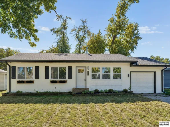 107 W Harrier St, Valley, NE 68064