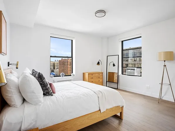 915 West End Avenue image 1 of 11