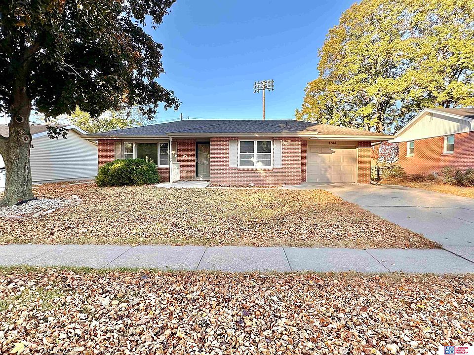 1st image of 1733 Meadow Ln