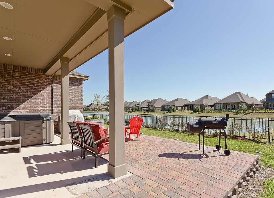 1st image of 26323 Serenity Oaks Dr