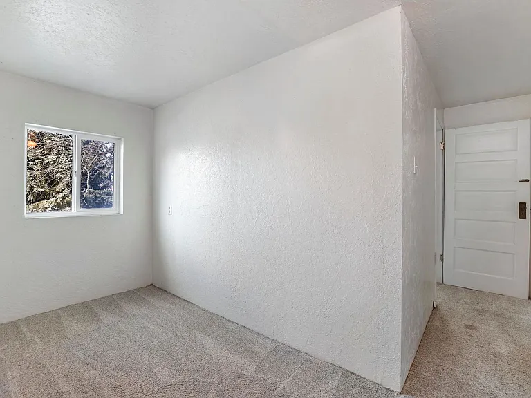 3321 Addison Ave E — Photo 26