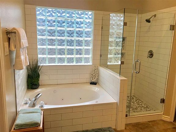 5th image of 3122 Hemingway Dr