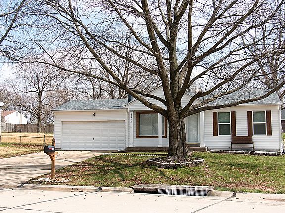 2nd image of 2328 Laredo Dr