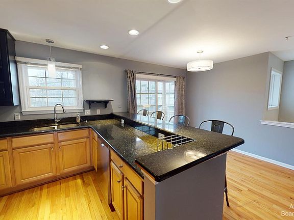 4th image of 2970 Barclay Way