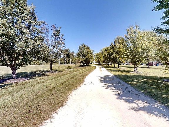 4th image of 1029 Five Mile Road