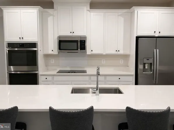 13695 Innovation Station Loop Unit 77B, Herndon, VA 20171