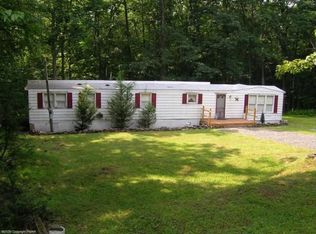 13 Glacier Ridge Rd, East Stroudsburg, PA 18302