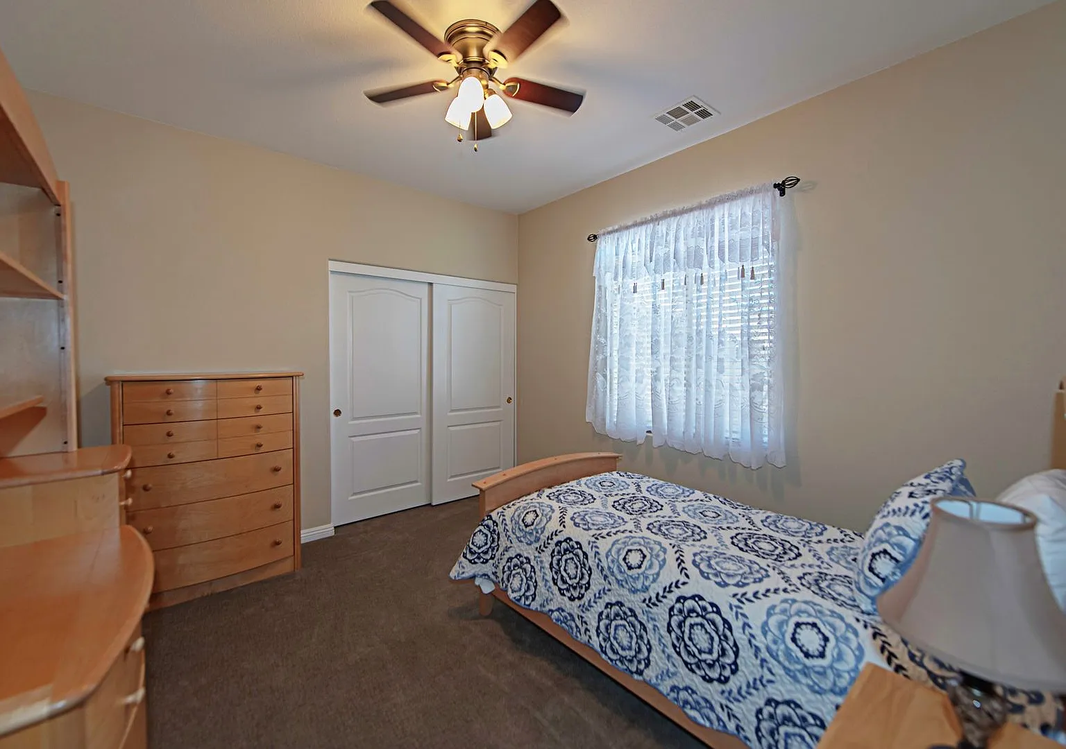 Stunning Spring Mountain Ranch,3,045 Sq Ft 2 Story Home In Nw Area — Photo 3