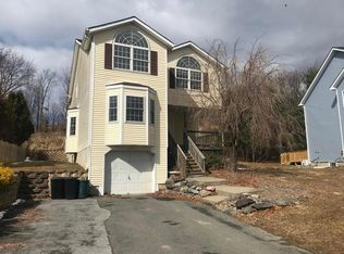 23 Melody Ln, Harriman, NY 10926