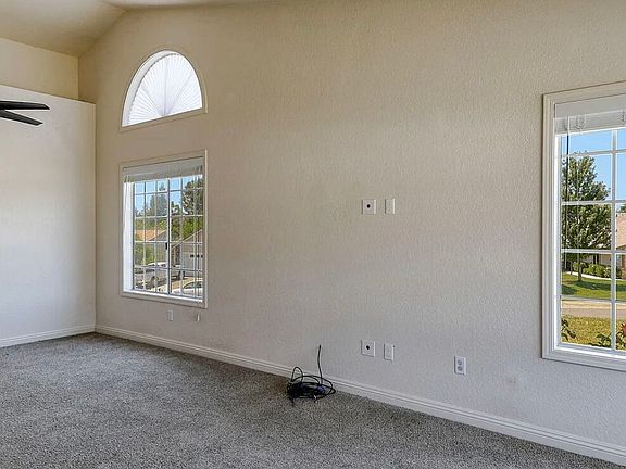 3rd image of 2014 Crestlake Dr