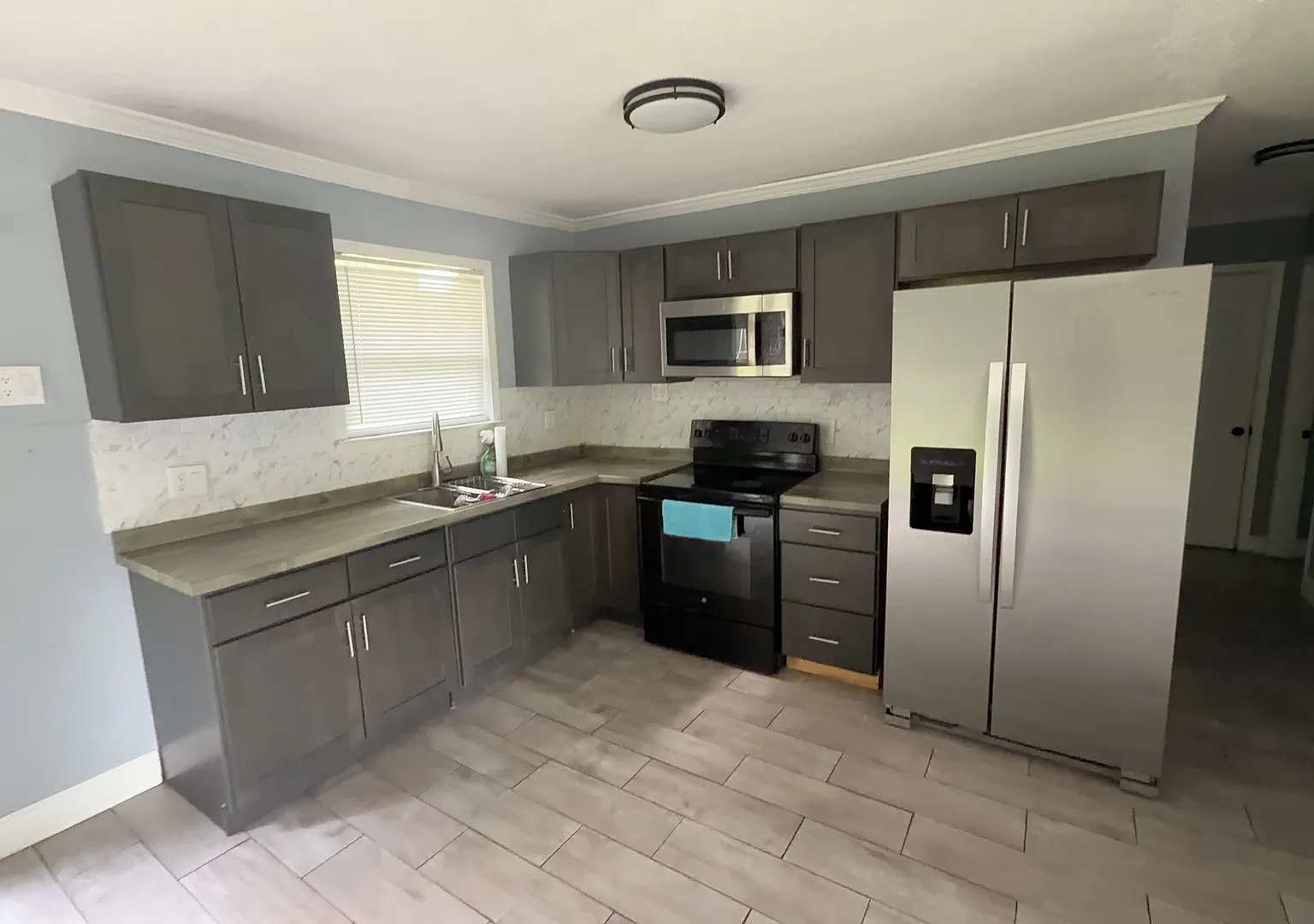 3 Bedroom 2 Bath Available — Photo 3