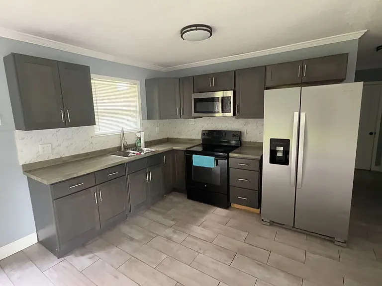 2020 Tulane Dr — Photo 3