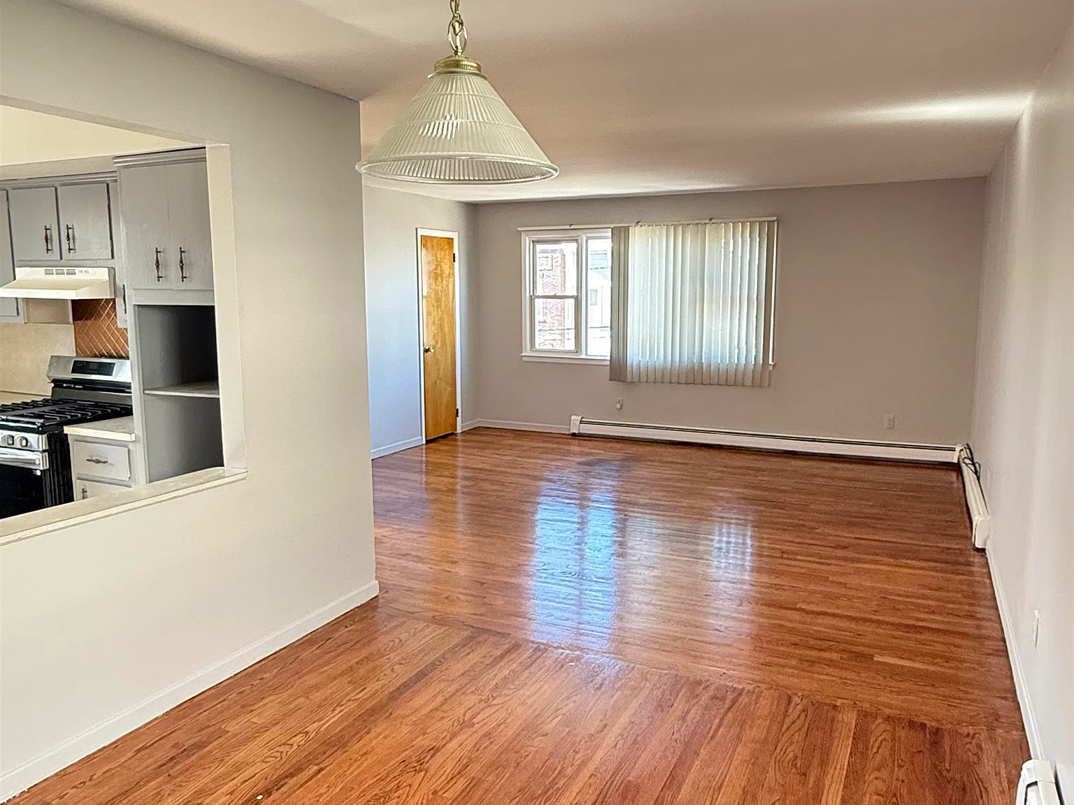 3 bed, 1.0 bath, $2,500 — Photo 1
