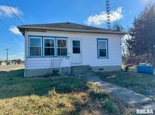 1212 Highland St, Benton, IL 62812