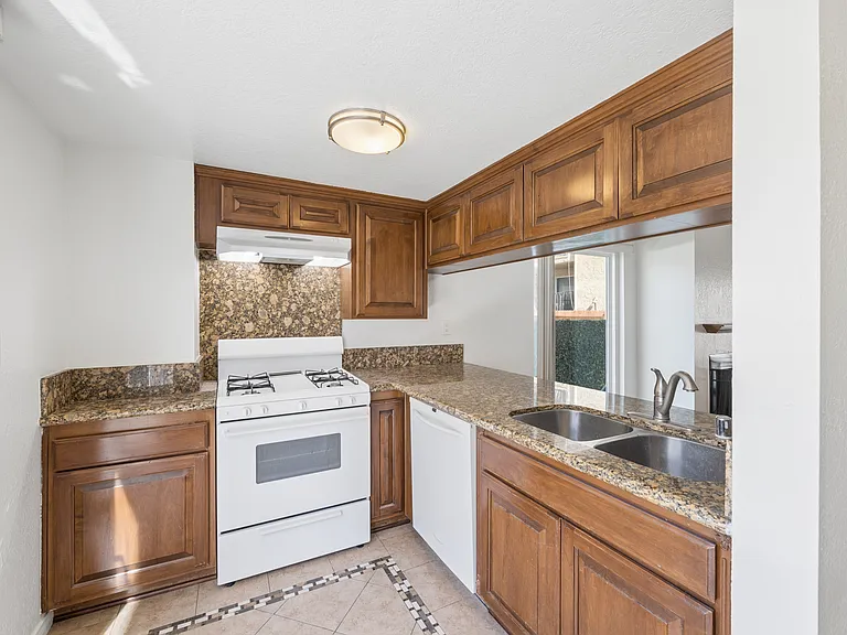 2429 Oswego St #B — Photo 5