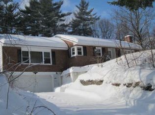 15 Old Plank Rd, Halfmoon, NY 12065