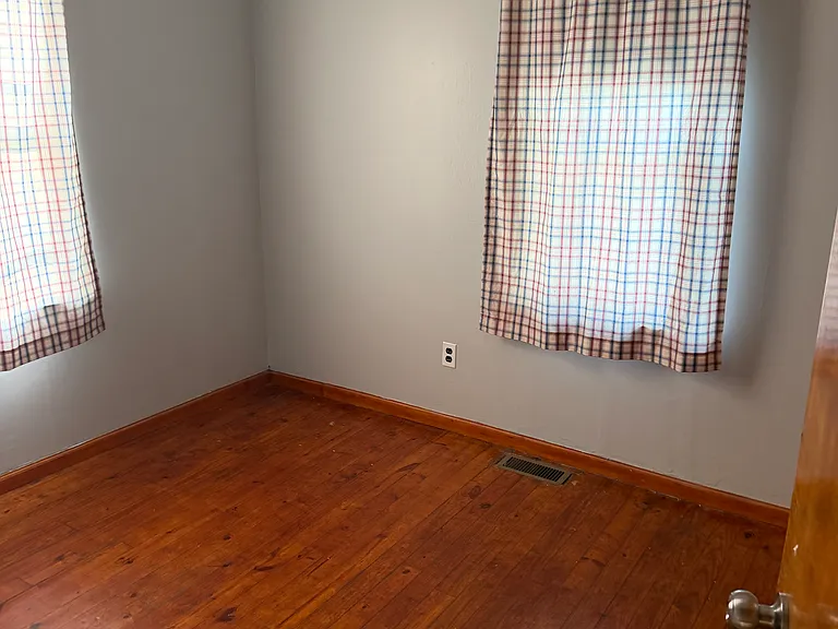 6139 Hampden St — Photo 12