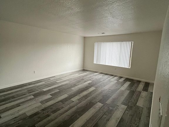 4th image of 849 Newport Dr