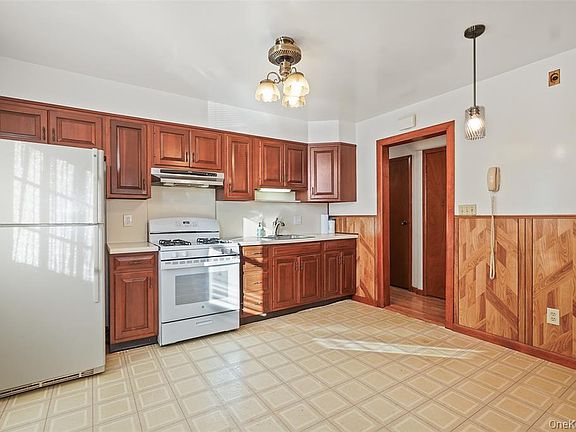 3rd image of 95 King St Floor 1