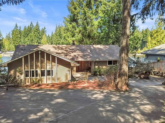 3rd image of 671 E Ballantrae Dr