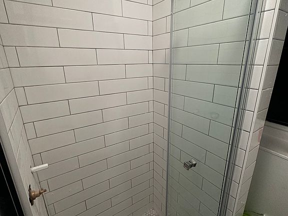 5th image of 34 Westland Ave #6