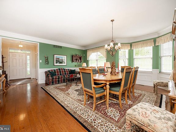 4th image of 100 Gaston Ln