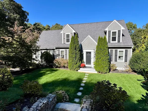 27 Christopher Hollow Rd, East Sandwich, MA 02537